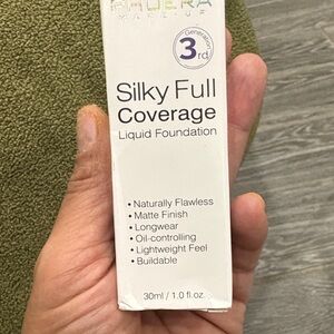 Silky Full Coverage Liquid Foundation - Cream